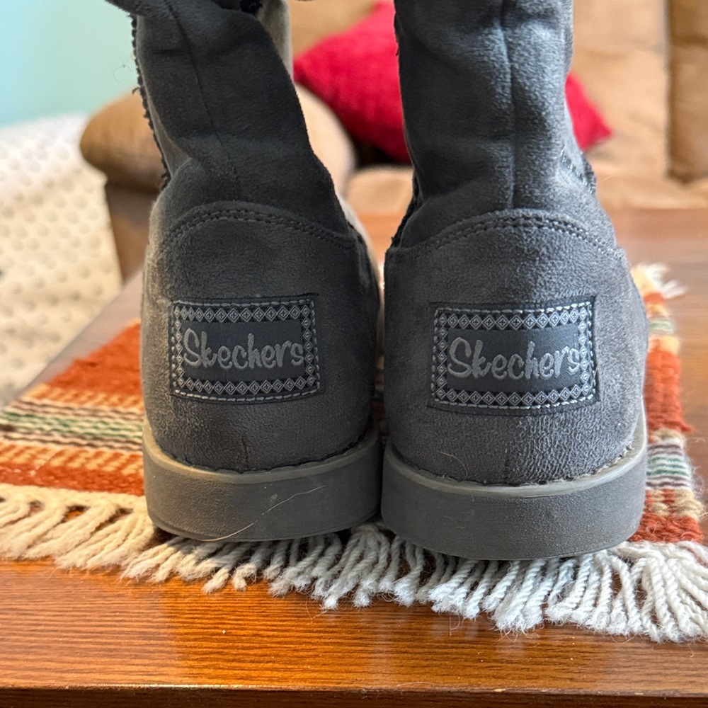 !!SALE!! Skechers Gray Faux Suede Button Mid-Calf Boots with Fur Trim - Picture 7 of 7